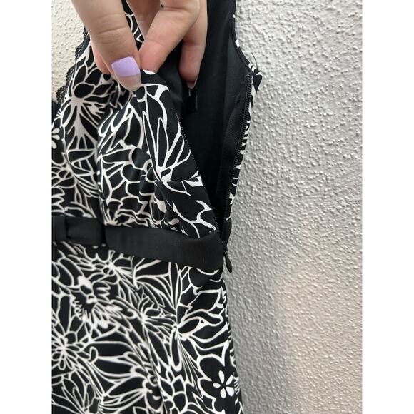 Womens Connected Apparel Dress Size 6 Petite Black and White Floral V-Neck - Picture 10 of 11